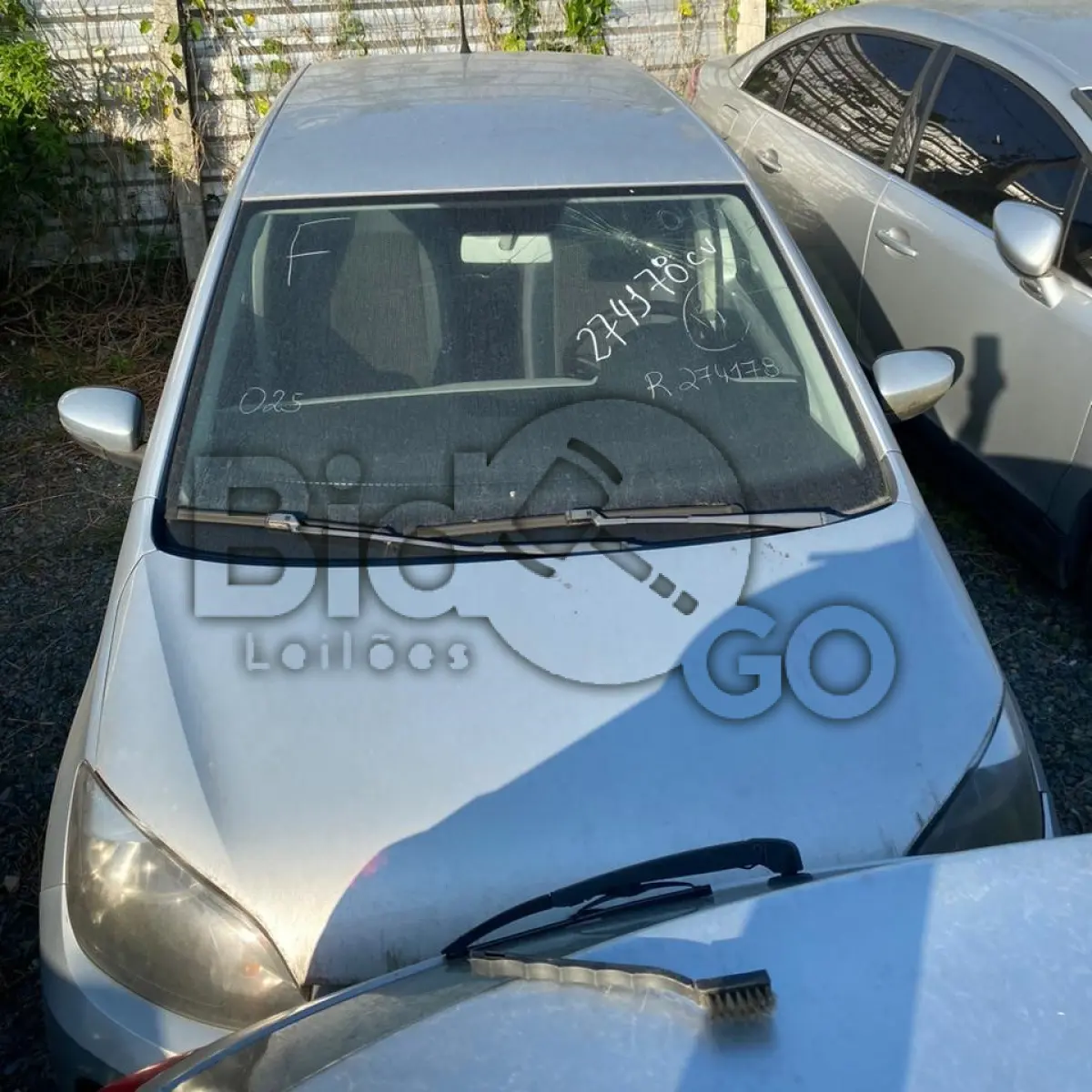 LOTE 004 - Espécie: PASSAGEIRO / Marca: VW / Modelo: UP MOVE MB / Placa: FMN1D78 / UF: PR / Município: Guarapuava / Ano fabricação: 2015 / Ano modelo: 2016 / Cor: PRATA / Chassi: 9BWAH4128GT529067 / Motor: CYT005325 / RENAVAM: 01065966617