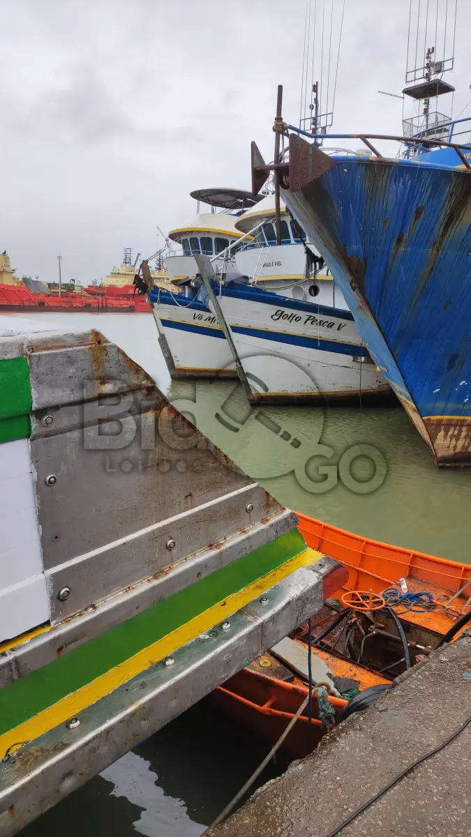 LOTE 001 - Pesqueiro, Nome: Golfo Pesca v, Construtor: desconhecido, Ano: 2011, Registro Capitánia dos Portos:443047797, Comprimento: 25,35 metros, Motor: Cummins 435HP *Parcelamento autorizado conforme item 7.9 deste edital