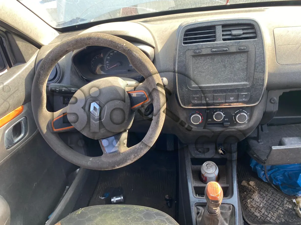 LOTE 013 - Espécie: PASSAGEIRO / Marca: RENAULT / Modelo: KWID OUTSID 10MT / Placa: RAF2E22 / UF: SC / Município: Guabiruba / Ano fabricação: 2019 / Ano modelo: 2020 / Cor: BRANCA Chassi: 93YRBB009LJ288645 / Motor: B4DA402Q179011 / RENAVAM: 01223799015