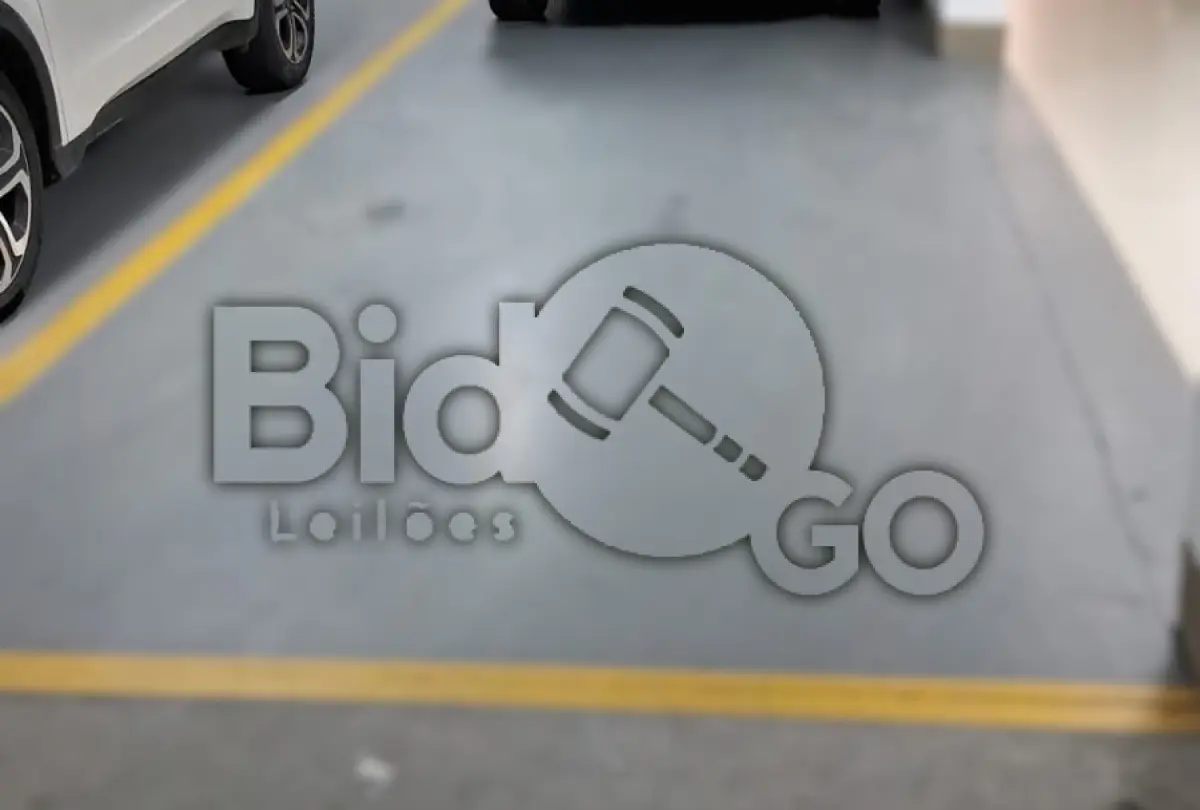 LOTE 001 - APTO E BOX EM JOINVILLE