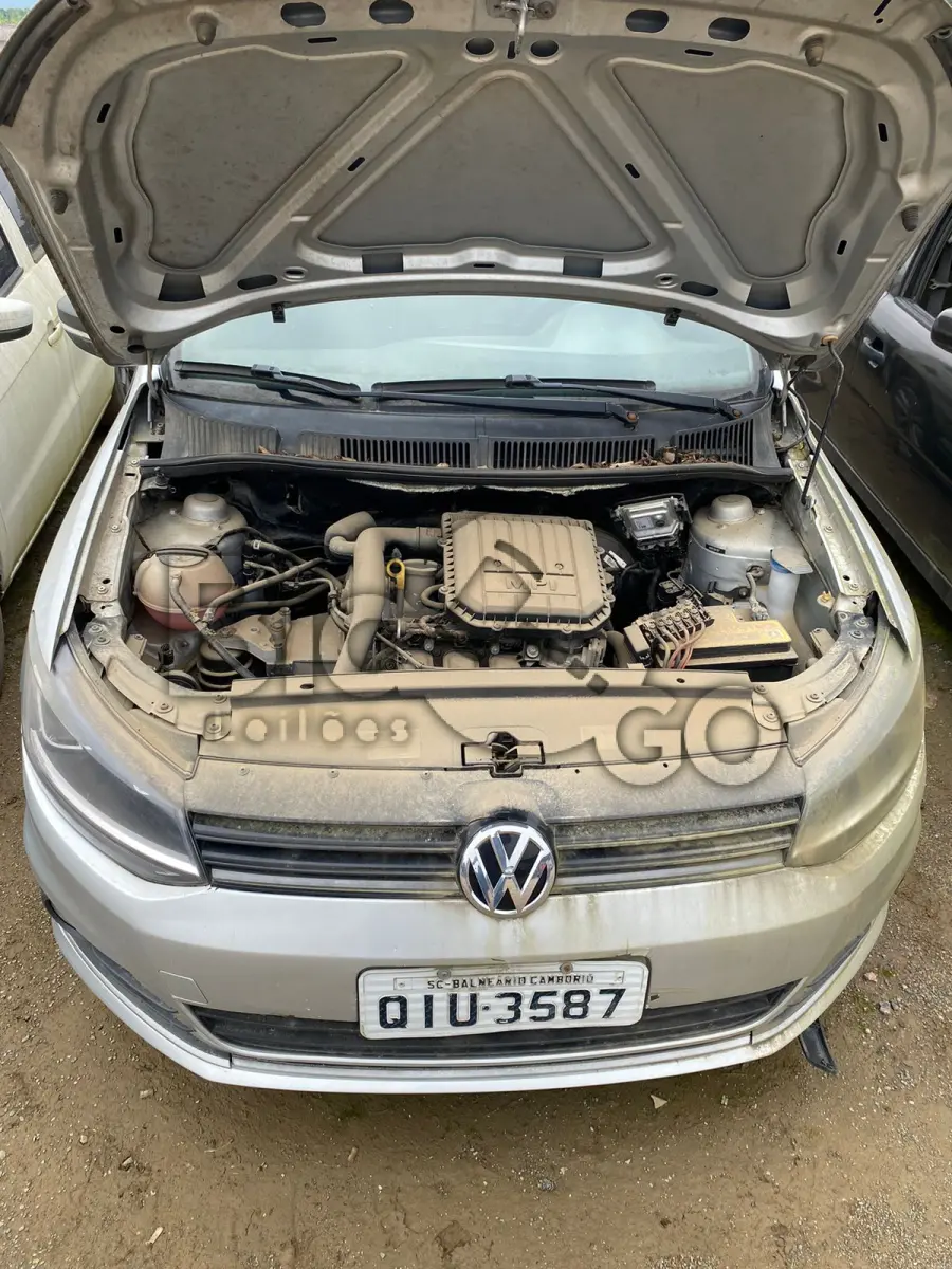 LOTE 009 - Espécie: PASSAGEIRO / Marca: VW / Modelo: FOX TRACK MCV / Placa: QIU3587 / UF: SC / Município: Balneário Camboriú / Ano fabricação: 2017 / Ano modelo: 2018 / Cor: PRATA / Chassi: 9BWAG45Z0J4012437 / Motor: CSE236379 / RENAVAM: 1129857350
