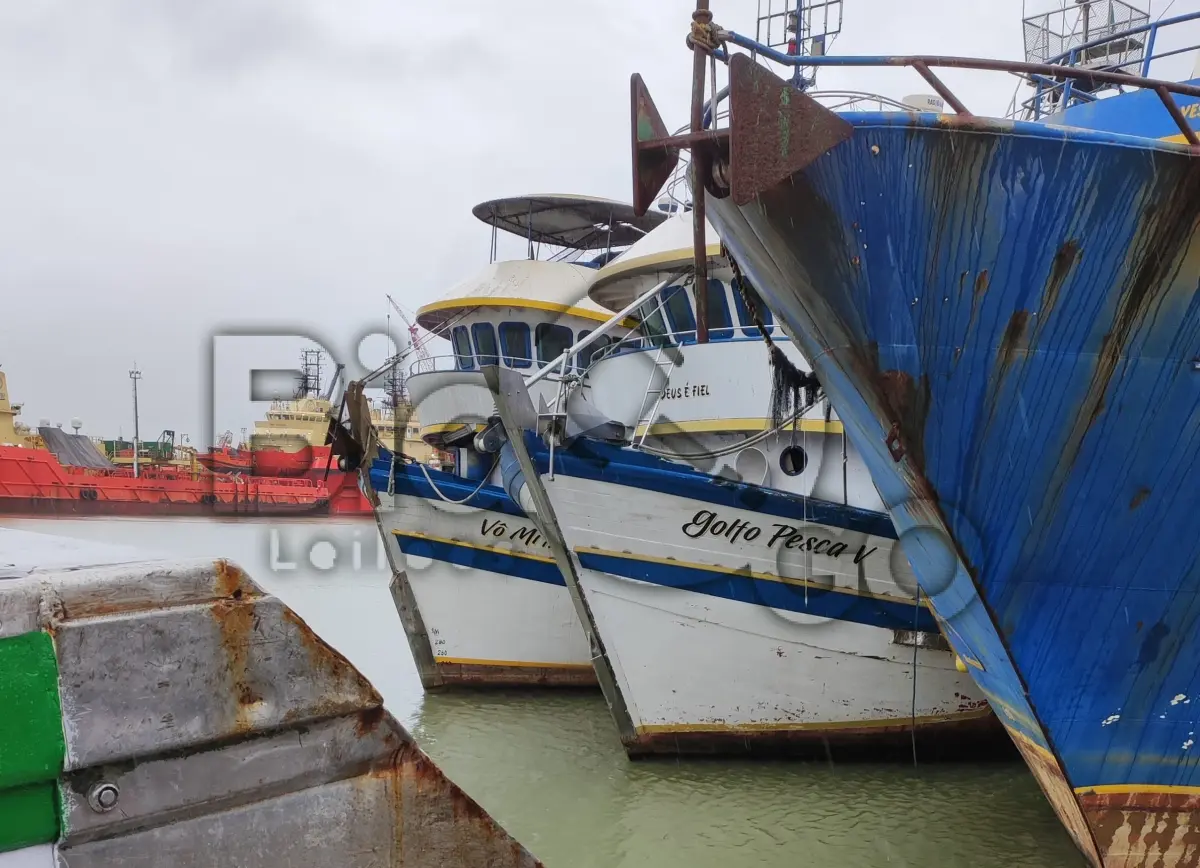 LOTE 001 - Pesqueiro, Nome: Golfo Pesca v, Construtor: desconhecido, Ano: 2011, Registro Capitánia dos Portos:443047797, Comprimento: 25,35 metros, Motor: Cummins 435HP *Parcelamento autorizado conforme item 7.9 deste edital