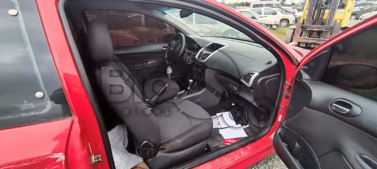 LOTE 029 - Espécie: PASSAGEIRO / Marca: PEUGEOT / Modelo: 207HB XR / Placa: AUG8F96 / UF: SC / Município: Joinville / Ano fabricação: 2011 / Ano modelo: 2012 / Cor: VERMELHA / Chassi: 9362LKFWXCB012327 / Motor: 10DBSS0159724 / RENAVAM: 00338828796