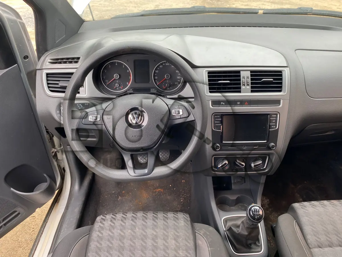 LOTE 009 - Espécie: PASSAGEIRO / Marca: VW / Modelo: FOX TRACK MCV / Placa: QIU3587 / UF: SC / Município: Balneário Camboriú / Ano fabricação: 2017 / Ano modelo: 2018 / Cor: PRATA / Chassi: 9BWAG45Z0J4012437 / Motor: CSE236379 / RENAVAM: 1129857350