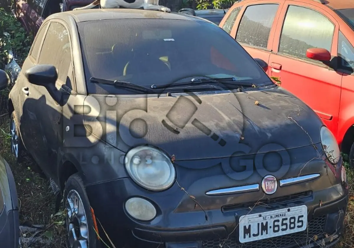 LOTE 013 - Espécie: PASSAGEIRO / Marca: I / Modelo: FIAT 500 CULT DUAL / Placa: MJM6585 / UF: SC / Município: Blumenau / Ano fabricação: 2011 / Ano modelo: 2011 / Cor: PRETA / Chassi: 3C3AFFAR8CT149495 / Motor: 327A0113815097 / RENAVAM: 476256488