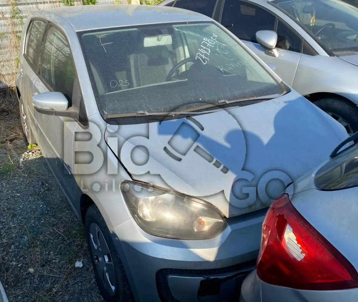 LOTE 004 - Espécie: PASSAGEIRO / Marca: VW / Modelo: UP MOVE MB / Placa: FMN1D78 / UF: PR / Município: Guarapuava / Ano fabricação: 2015 / Ano modelo: 2016 / Cor: PRATA / Chassi: 9BWAH4128GT529067 / Motor: CYT005325 / RENAVAM: 01065966617