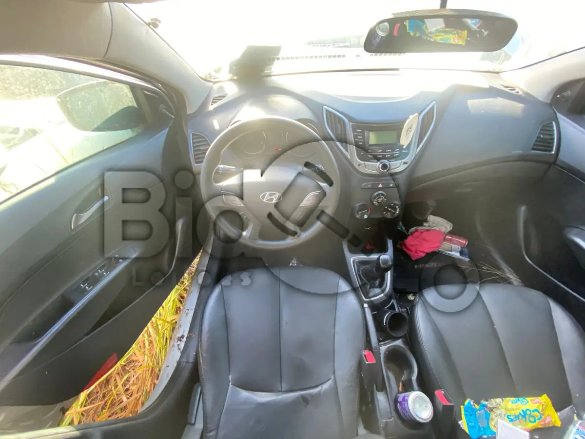 LOTE 008 - Espécie: PASSAGEIRO / Marca: HYUNDAI / Modelo: HB20 1.6M 1.6M / Placa: IUJ0E26 / UF: SC / Município: Joinville / Ano fabricação: 2013 / Ano modelo: 2013 / Cor: PRATA / Chassi: 9BHBG51DADP082885 / Motor: F4FADU030835 / RENAVAM: 538250631