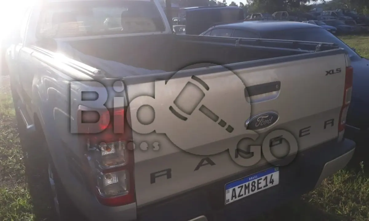 LOTE 011 - Espécie: CARGA / Marca: I / Modelo: FORD RANGER XLS CS2 25 / Placa: AZM8E14 / UF: PR / Município: Tapira / Ano fabricação: 2014 / Ano modelo: 2014 / Cor: PRATA / Chassi: 8AFAR20F2FJ282535 / Motor: EV2GFJ282535 / RENAVAM: 01045241595