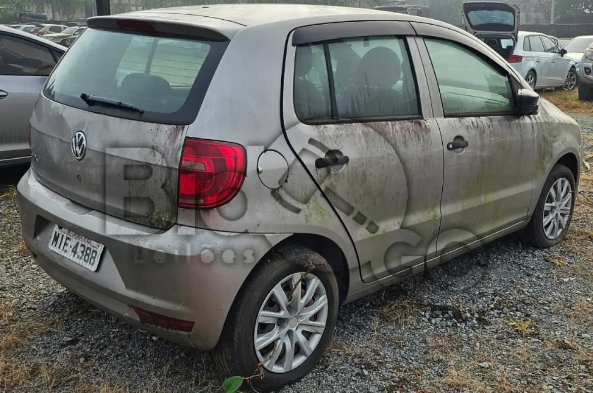 LOTE 006 - Espécie: AUTOMOVEL / Marca: VW / Modelo: FOX 1.0 GII / Placa: MIE4388 / UF: SC / Município: Jaraguá do Sul / Ano fabricação: 2011 / Ano modelo: 2012 / Cor: PRATA / Chassi: 9BWAA05Z7C4016157 / Motor: CCNA07743 / RENAVAM: 358320070