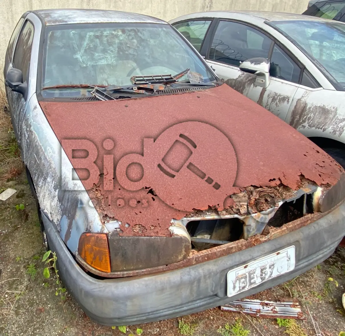 LOTE 007 - SUCATA COM MOTOR SERVÍVEL Espécie: PASSAGEIRO / Marca: VW / Modelo: GOL SPECIAL / Placa: MBE5761 / UF: SC / Município: Joinville / Ano fabricação: 2000 / Ano modelo: 2000 / Cor: AZUL / Chassi: 9BWCA05Y71T089886 / Motor: AFZ572076 / RENAVAM: 00750478128