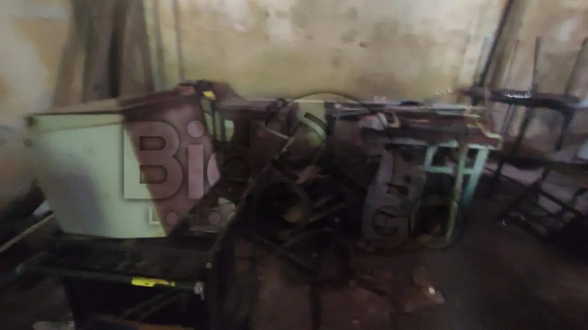 LOTE 007 - Arquivos de aço, prateleiras de metal, armários(racks) de informática, extintores, fogões industriais, ventiladores e outros.