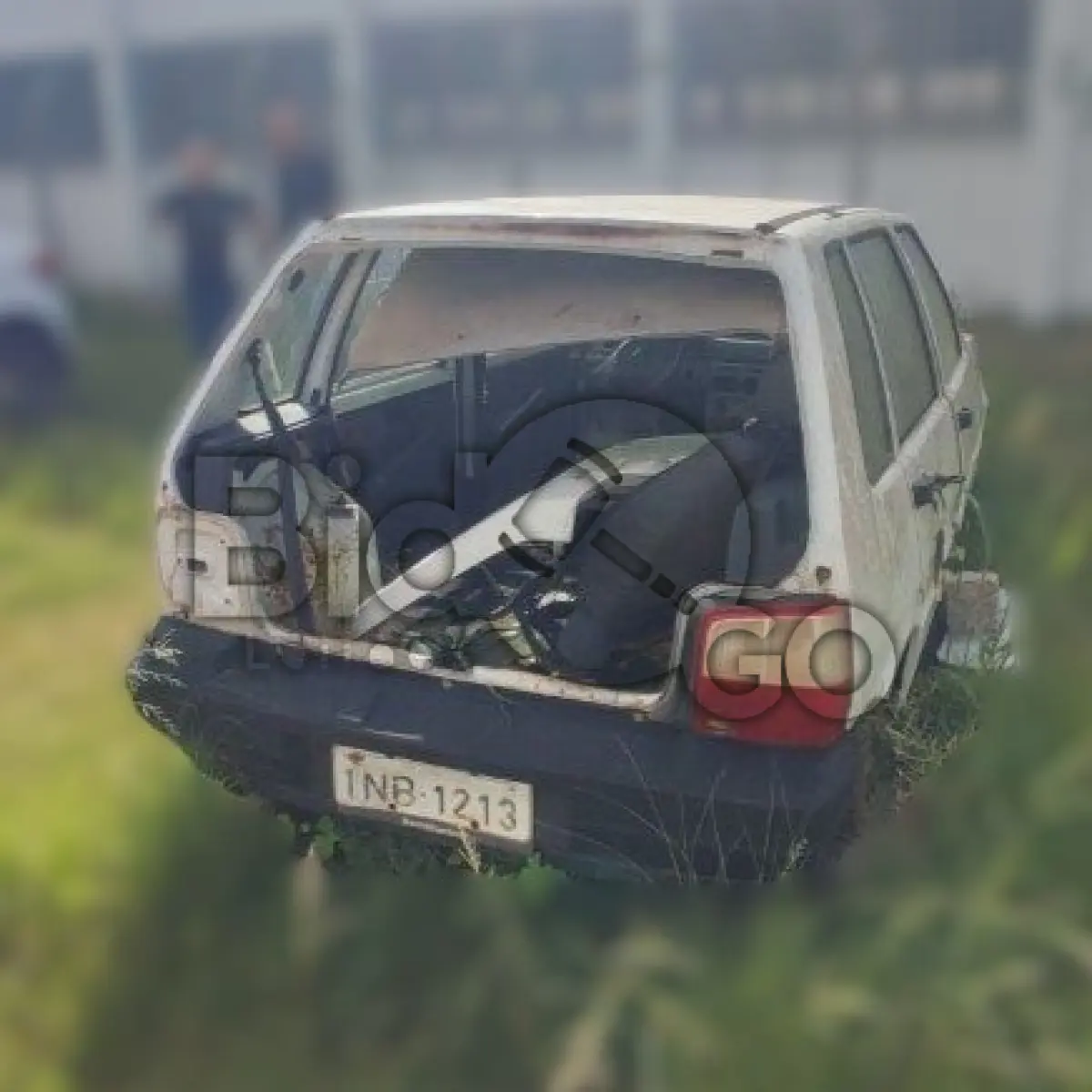 LOTE 015 - FIAT Uno Mille Fire Flex, Placa: INB1213, Ano/Placa: 2006/2006, Renavam: 881610747,C/ motor aberto.
