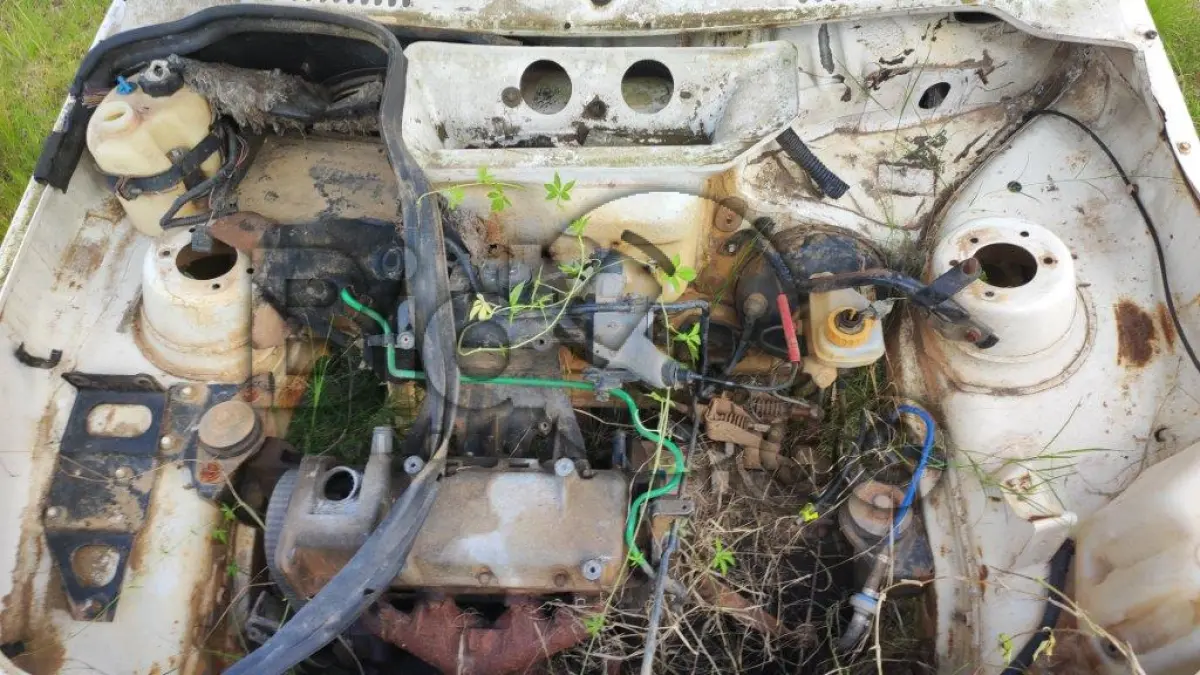 LOTE 015 - FIAT Uno Mille Fire Flex, Placa: INB1213, Ano/Placa: 2006/2006, Renavam: 881610747,C/ motor aberto.