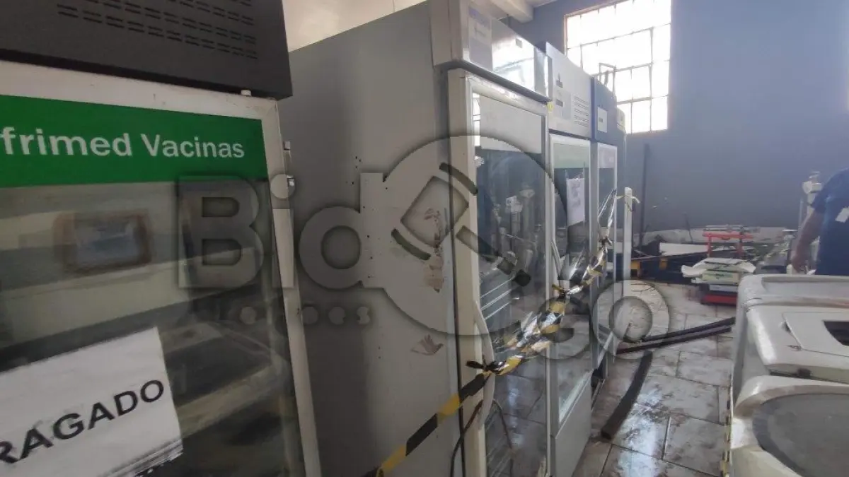 LOTE 005 - Câmara Fria desmontada, Freezers de vacinas.