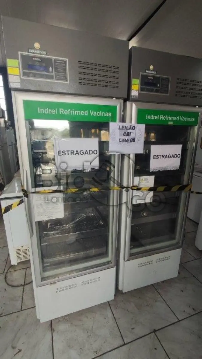LOTE 005 - Câmara Fria desmontada, Freezers de vacinas.