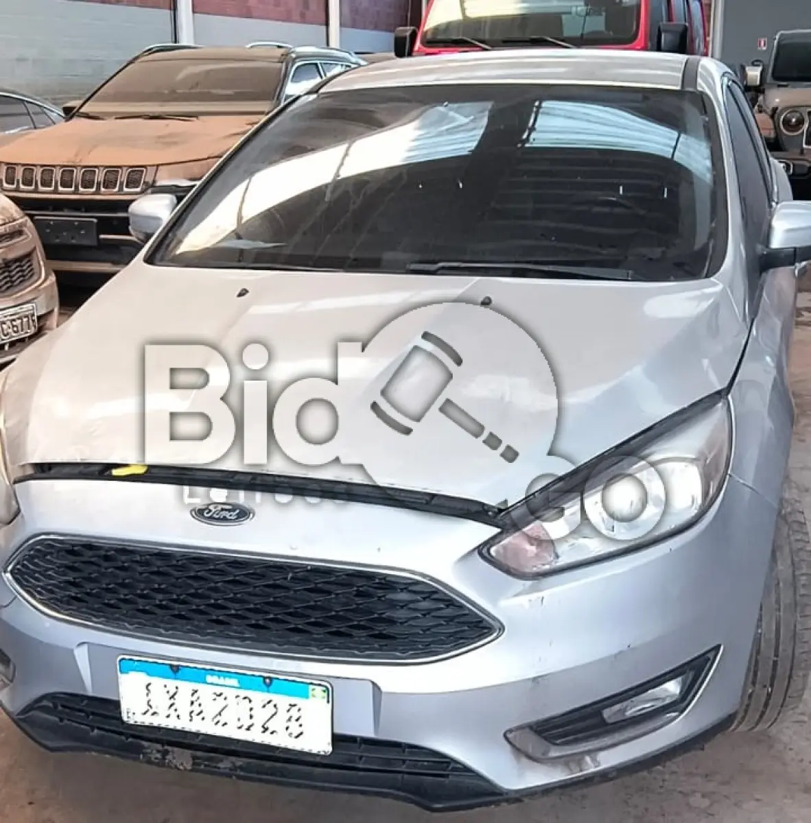 LOTE 004 - Espécie: PASSAGEIRO / Marca: I / Modelo: FORD FOCUS SE AT 2.0SC / Placa: IXA2D28 / UF: RS / Município: Candelária / Ano fabricação: 2015 / Ano modelo: 2016 / Cor: PRATA / Chassi: 8AFSZZFFCGJ381742 / Motor: U4DAGJ381742 / RENAVAM: 01074255140