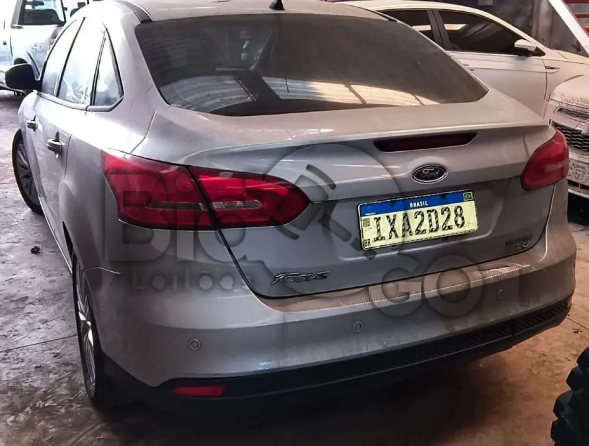 LOTE 004 - Espécie: PASSAGEIRO / Marca: I / Modelo: FORD FOCUS SE AT 2.0SC / Placa: IXA2D28 / UF: RS / Município: Candelária / Ano fabricação: 2015 / Ano modelo: 2016 / Cor: PRATA / Chassi: 8AFSZZFFCGJ381742 / Motor: U4DAGJ381742 / RENAVAM: 01074255140