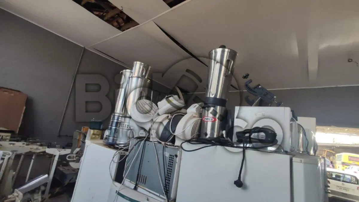LOTE 001 - Linha Branca: Geladeiras, Freezers, Bebedouros, Máquinas de lavar roupas, Secadoras, Micro-ondas, Batedeiras e Liquidificadores diversos domésticos e industriais, Cafeteiras, Espremedores de frutas.