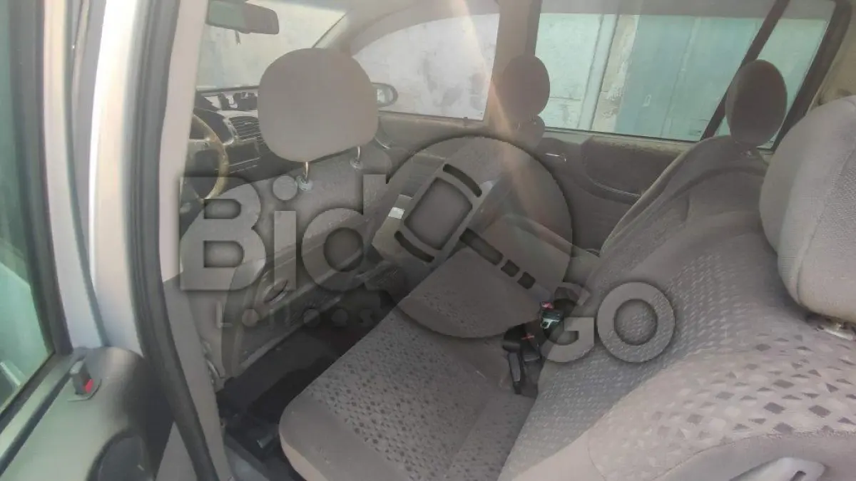 LOTE 018 - GM Zafira Elegance, Placa: IZP2012, Ano/Modelo: 2009/2010, Renavam: 179872842, C/ motor.
