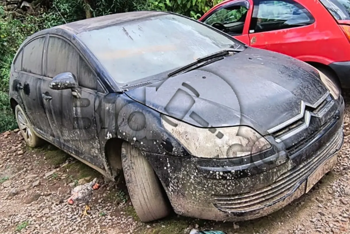 LOTE 002 - Espécie: PASSAGEIRO / Marca: I / Modelo: CITROEN C4 16GLX5P F / Placa: EGA9J95 / UF: RS / Município: Vale Real / Ano fabricação: 2009 / Ano modelo: 2010 / Cor: PRETA / Chassi: 8BCLCN6BYAG503297 / Motor: 10DBU20032047 / RENAVAM: 00147702453