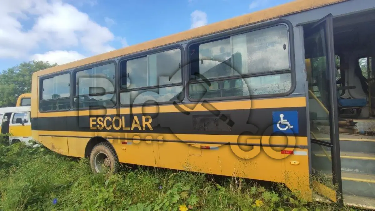 LOTE 025 - ONIBUS VW 15.190 - Placa: IRS-7671, Ano/Modelo: 2011/2011, Renavam: 307397319, Chassi: 9532882W7BR135374 - C/ motor - S/ caixa de câmbio.