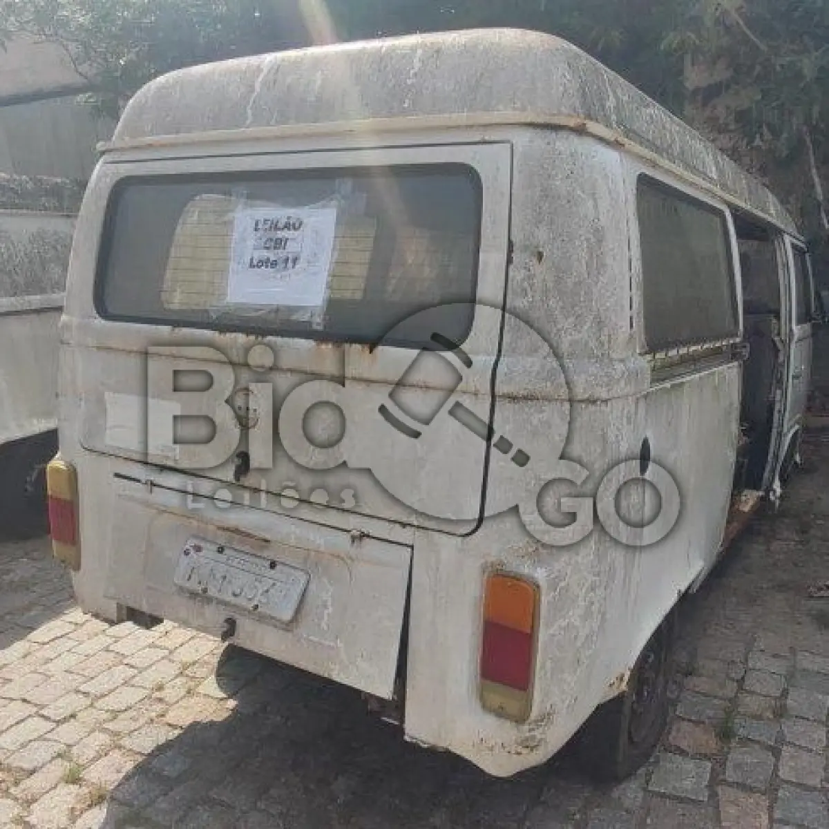 LOTE 011 - VW Kombi, Placa: IKM3567, Ano/Modelo: 2001/2002, Renavam: 775441090, C/ motor desmontado.