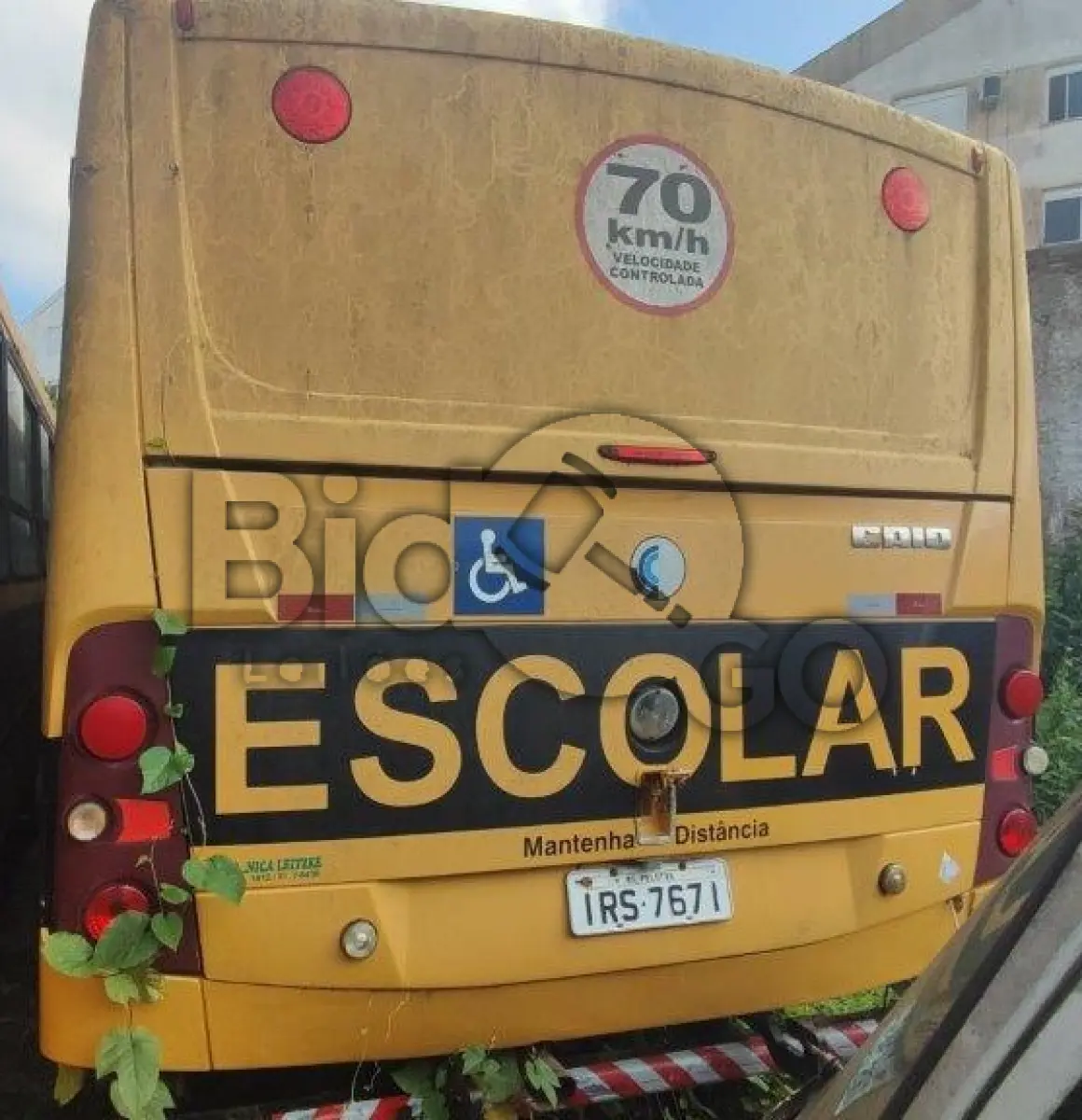 LOTE 025 - ONIBUS VW 15.190 - Placa: IRS-7671, Ano/Modelo: 2011/2011, Renavam: 307397319, Chassi: 9532882W7BR135374 - C/ motor - S/ caixa de câmbio.
