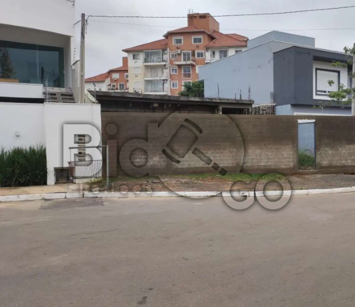 LOTE 001 - IMÓVEL EM CANOAS