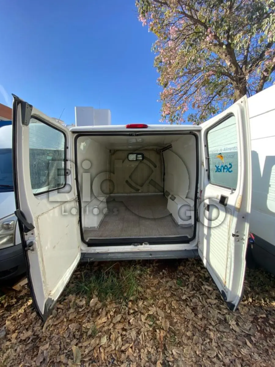 LOTE 002 - CAMINHONETE FIAT/DUCATO CARGO, ANO/FAB: 2011/2012
