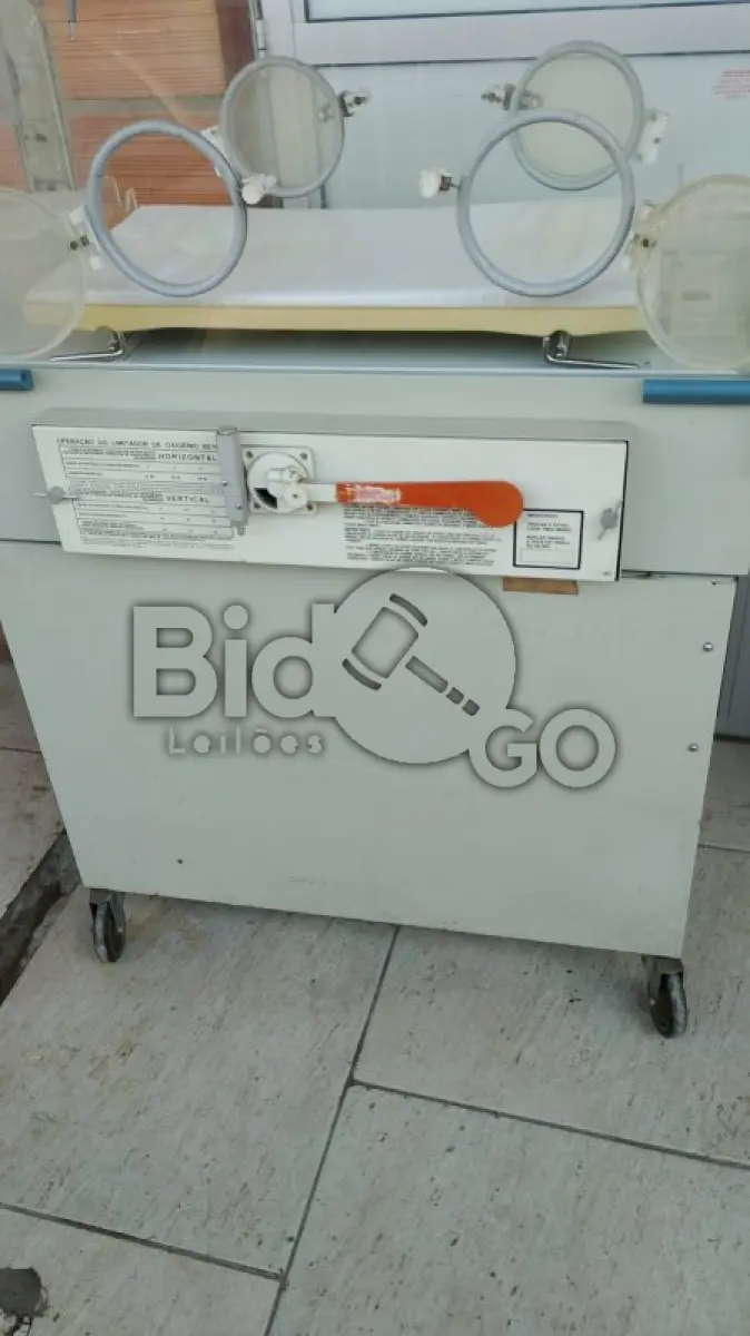 LOTE 002 - Composto por balanças
Berço Neo Natal 