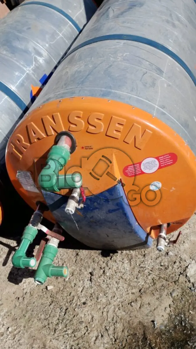 LOTE 006 - Composto por dois tanques de aquecedor solar capacidade de 800 litros cada um.