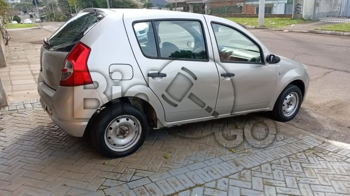 LOTE 010 - RENAULT/SANDERO AUT1016V, Ano/modelo: 2008/2009, Placa: MFR0C34, Chassi: 93YBSR0RH9J100005 ,RENAVAM: 971521859, Cor: Prata