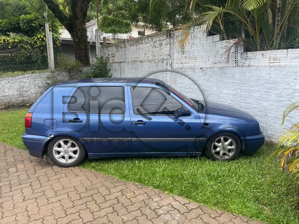 LOTE 014 - IMP/VW GOLF GL, Ano/modelo: 1995/1995, Placa: IDJ8B39, Chassi: WVWCG81H8SW483961, RENAVAM: 638200539, Cor: Azul