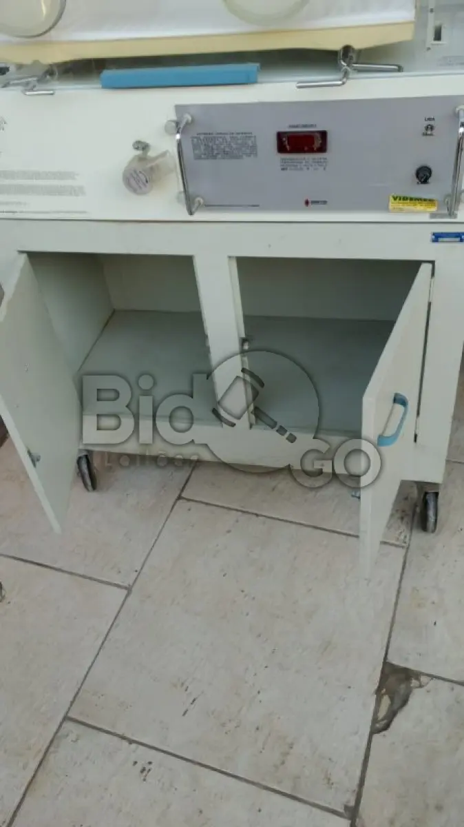 LOTE 002 - Composto por balanças
Berço Neo Natal 
