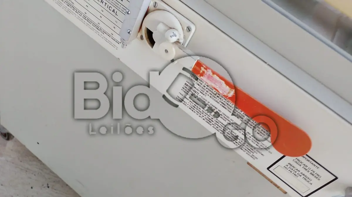 LOTE 002 - Composto por balanças
Berço Neo Natal 