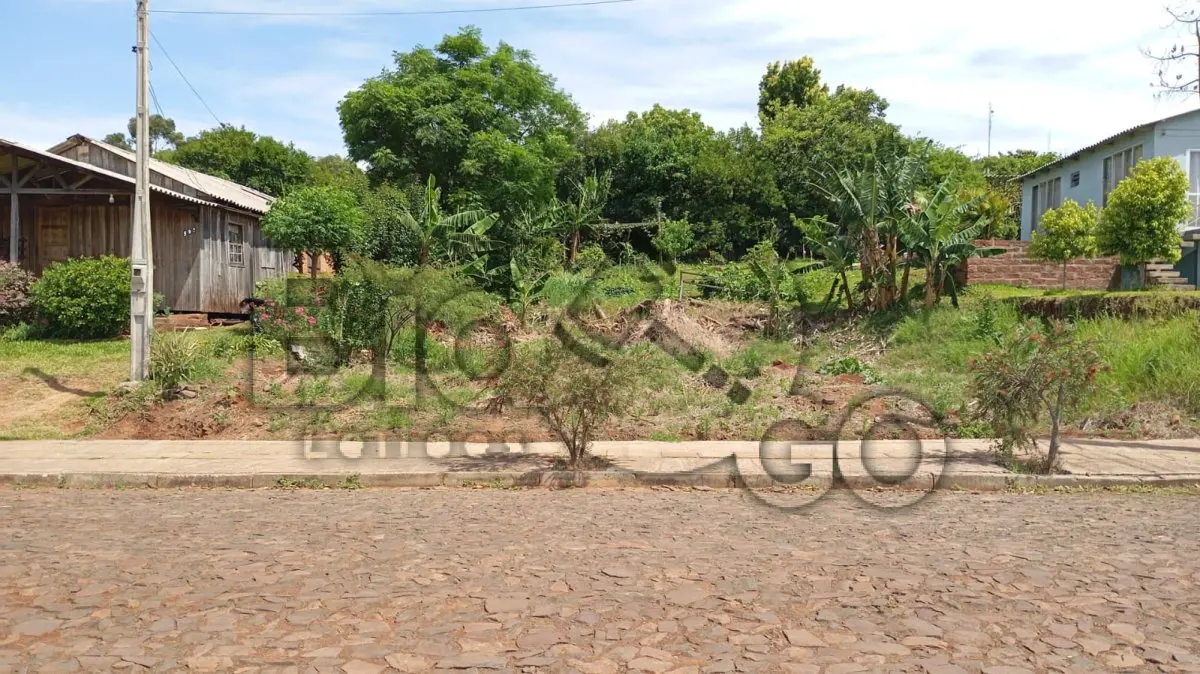 LOTE 027 - Terreno urbano, lote n° 25, quadra n° 120, com área de 715,00m², matrícula 6.020 à Rua Vereador Francisco Xavier Nilles, Centro de São Paulo das Missões, Bom estado de conservação, infraestrutura: pavimentação em pedras inrregulares