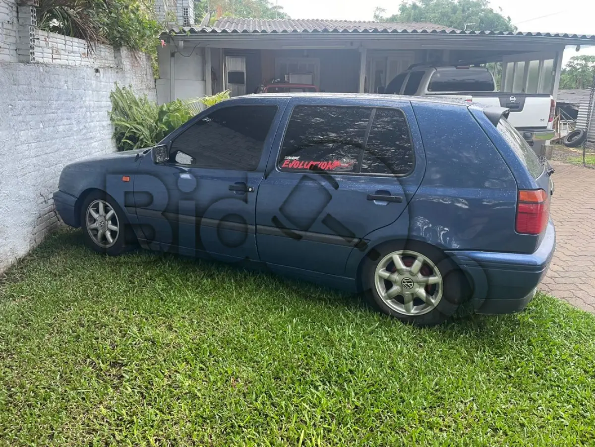 LOTE 014 - IMP/VW GOLF GL, Ano/modelo: 1995/1995, Placa: IDJ8B39, Chassi: WVWCG81H8SW483961, RENAVAM: 638200539, Cor: Azul