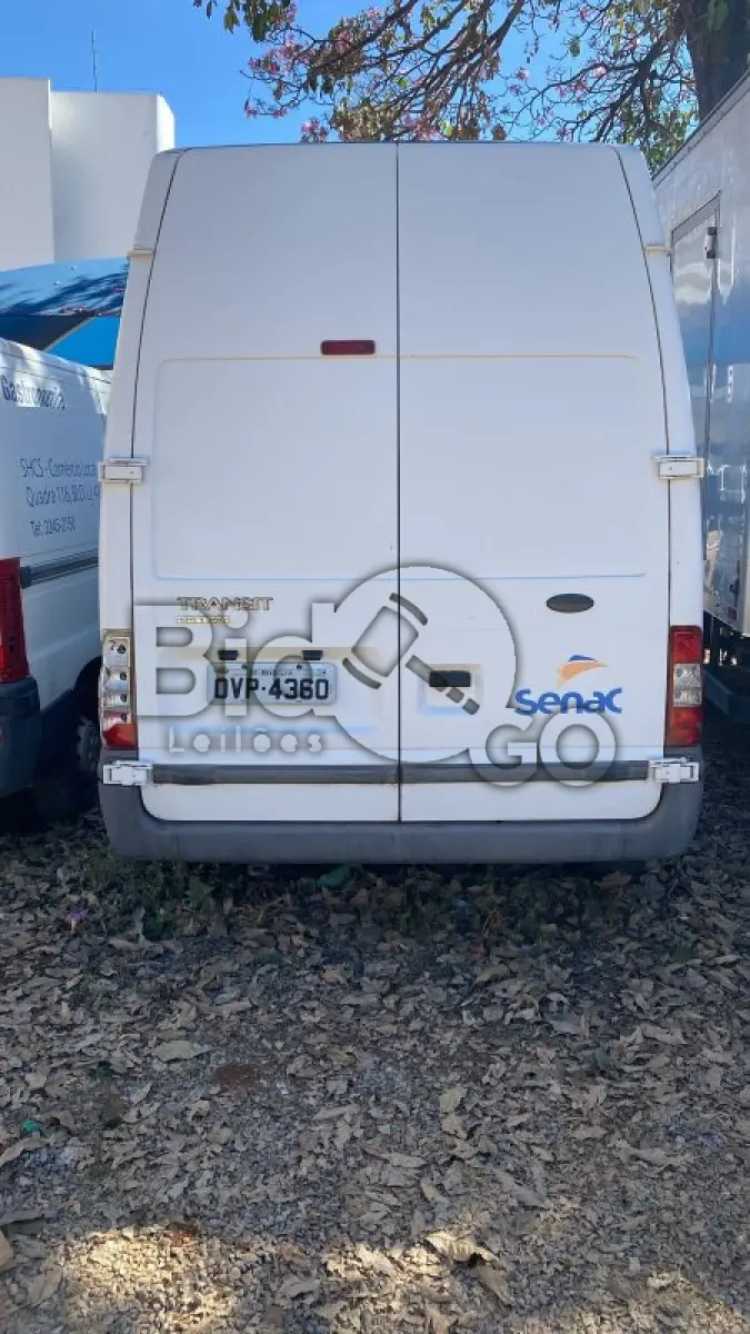 LOTE 001 - CAMINHONETE I/FORD TRANSIT 350L, ANO/FAB: 2013/2013,