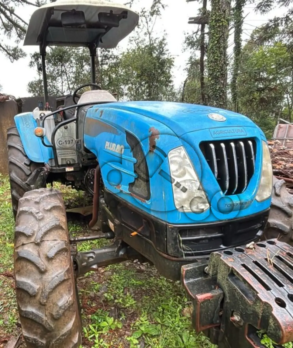 LOTE 004 - TRATOR AGRÍCOLA AGRALE P80 TA 09 / TRA 0010 COR AZUL ANO 2017