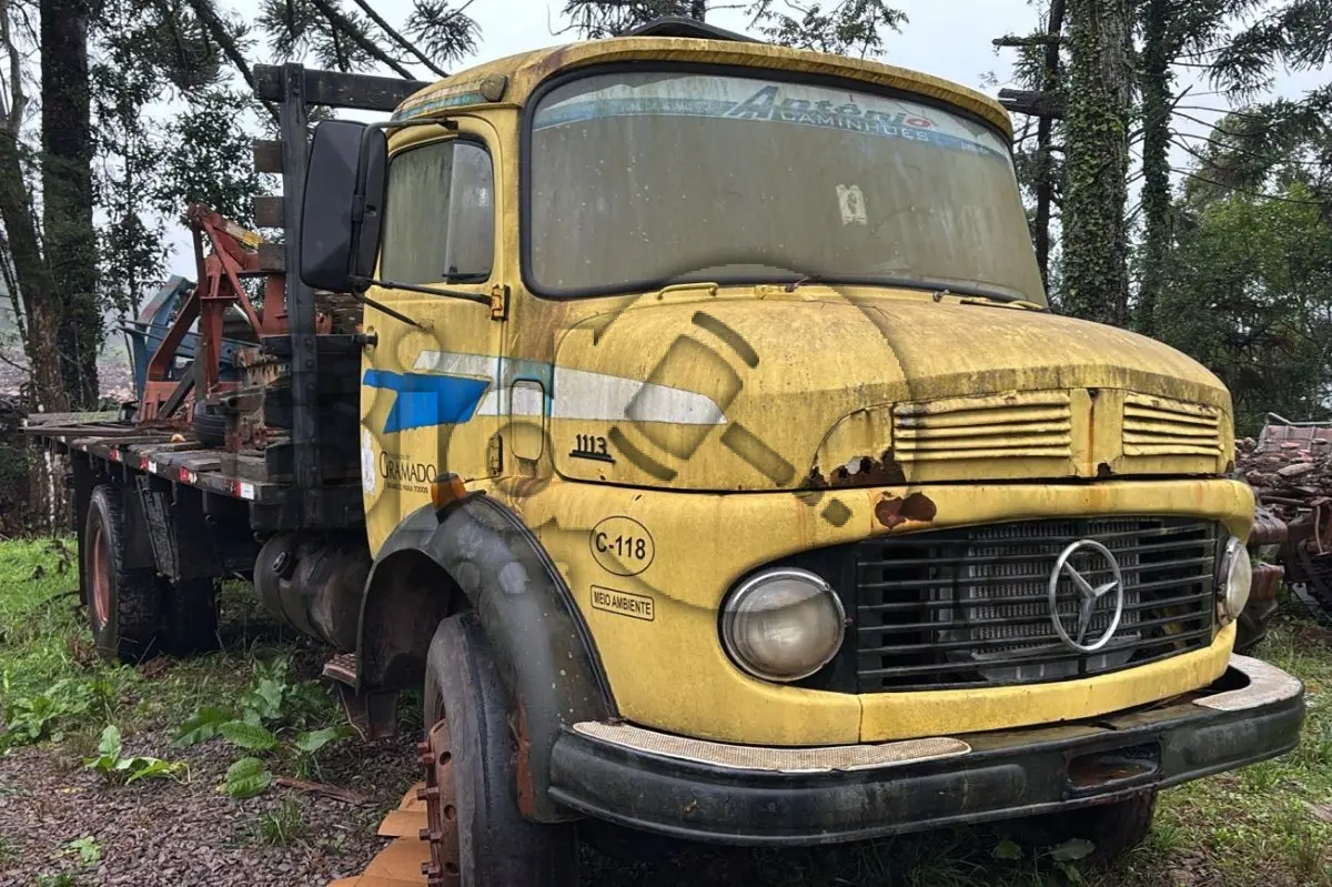LOTE 007 - SUCATA - CAMINHÃO MERCEDES BENZ L.13, COR AMARELA, ANO 1976