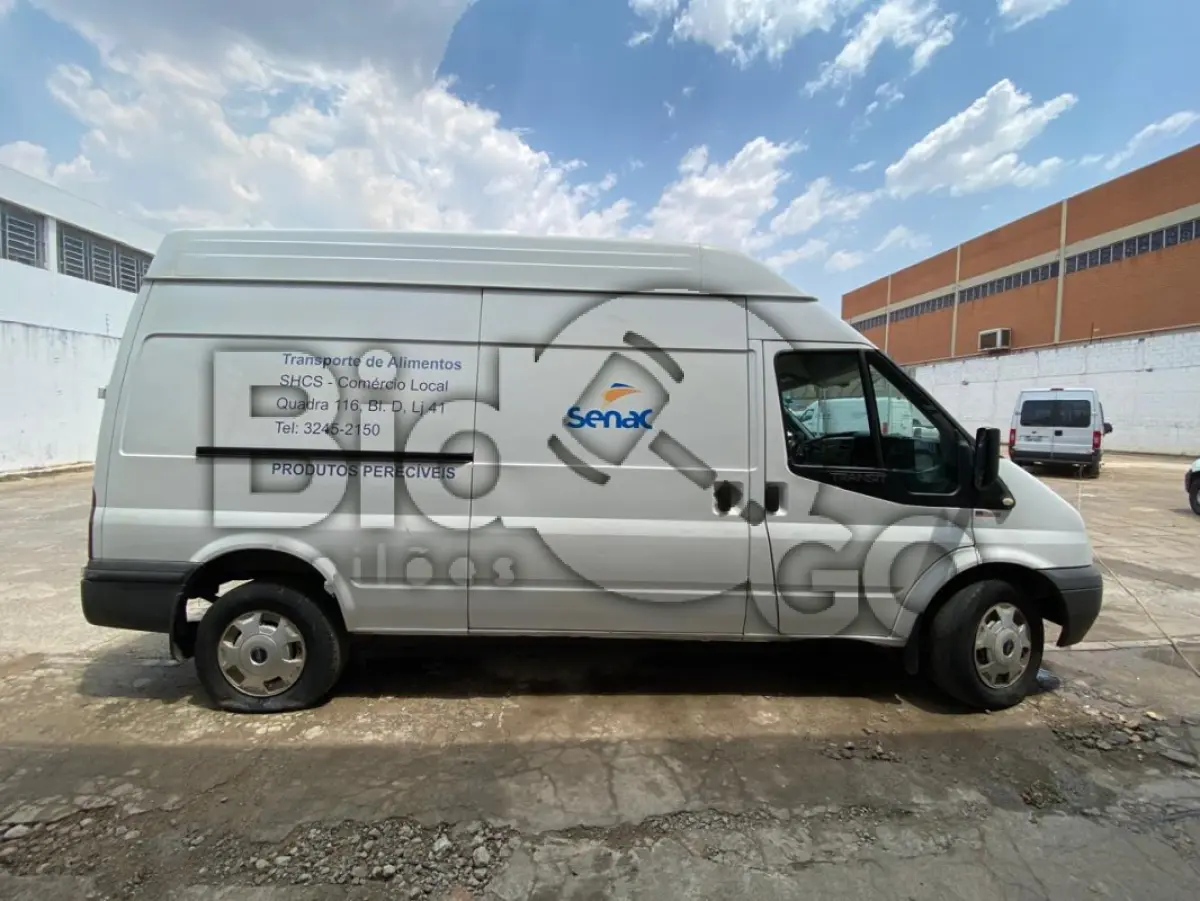 LOTE 001 - CAMINHONETE I/FORD TRANSIT 350L, ANO/FAB: 2013/2013,