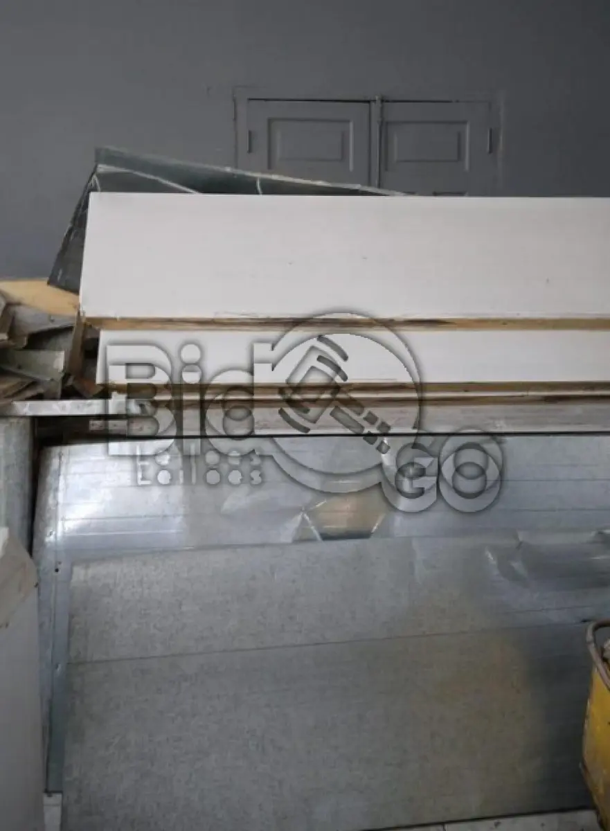 LOTE 005 - Câmara Fria desmontada, Freezers de vacinas.