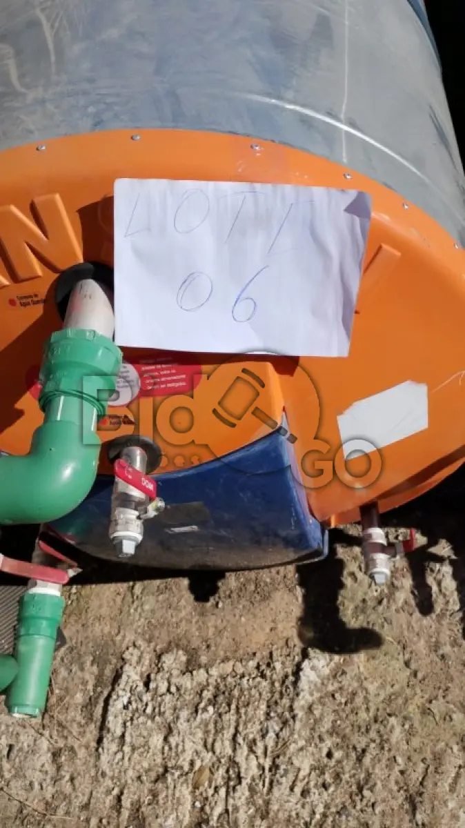 LOTE 006 - Composto por dois tanques de aquecedor solar capacidade de 800 litros cada um.