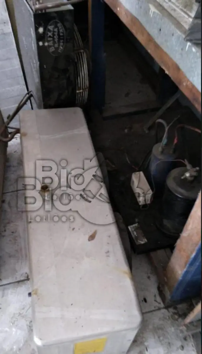 LOTE 005 - Câmara Fria desmontada, Freezers de vacinas.