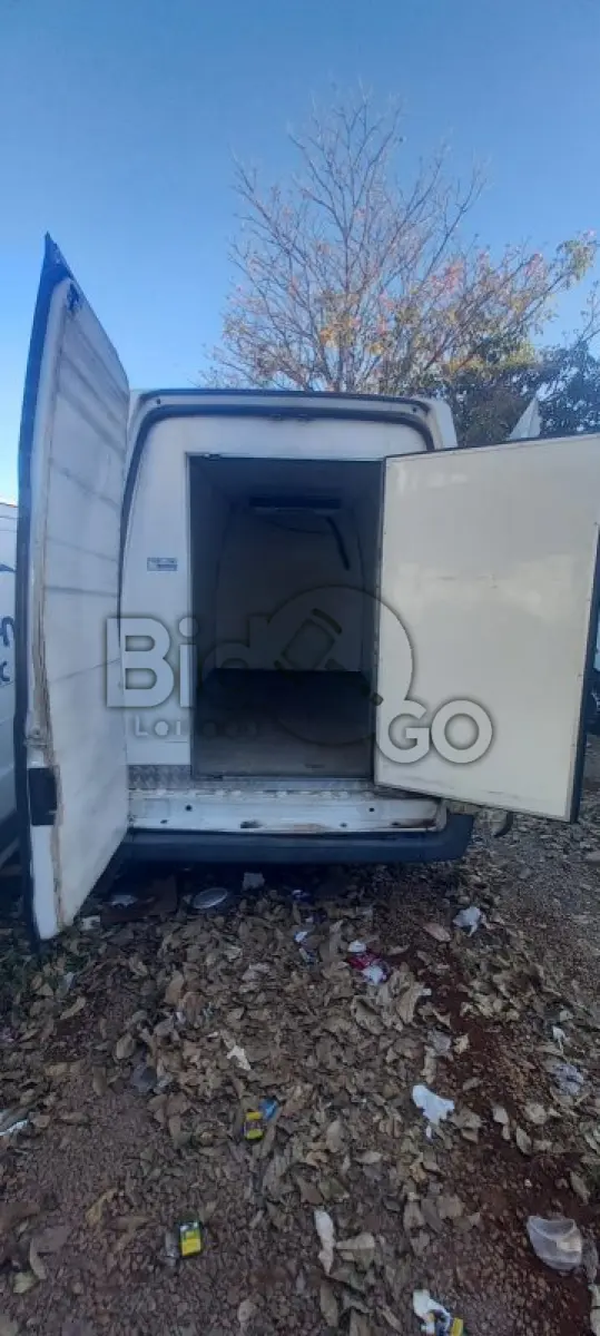 LOTE 001 - CAMINHONETE I/FORD TRANSIT 350L, ANO/FAB: 2013/2013,