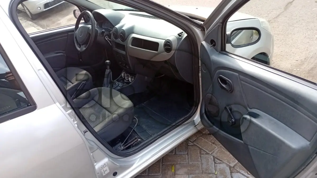 LOTE 010 - RENAULT/SANDERO AUT1016V, Ano/modelo: 2008/2009, Placa: MFR0C34, Chassi: 93YBSR0RH9J100005 ,RENAVAM: 971521859, Cor: Prata