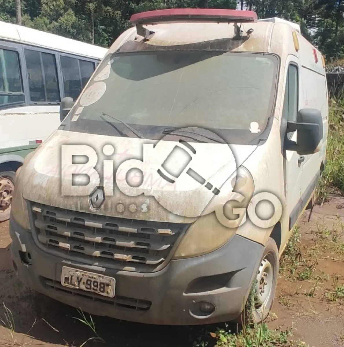 LOTE 005 - Ambulância,  Marca/Modelo: RENAULT/CHAPECO MASTERAMB, Fabricação/Modelo: 2014/2015