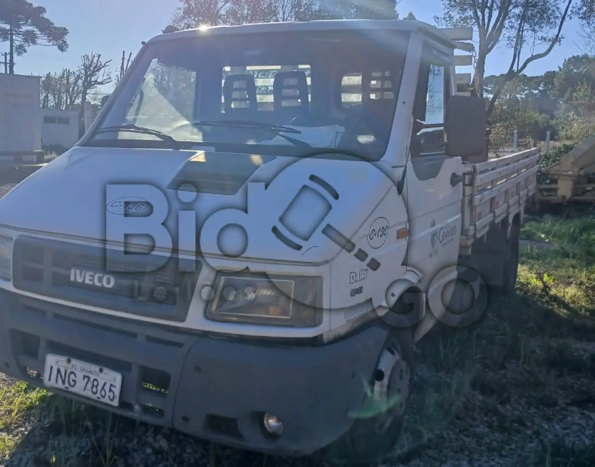 LOTE 018 - IVECO FIAT / DAILY / ESP / CAMINHÃO AMBULÂNCIA / DIESEL ANO 2006 