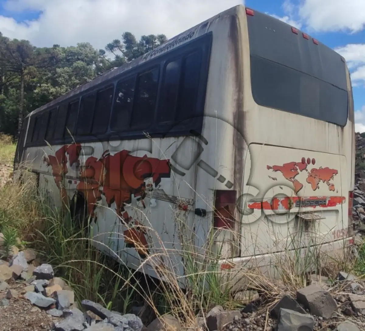 LOTE 001 - Ônibus, Marca/Modelo: M.BENZ/OF 1620, Fabricação/Modelo: 1997/1998,