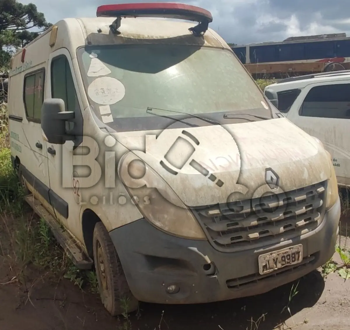 LOTE 005 - Ambulância,  Marca/Modelo: RENAULT/CHAPECO MASTERAMB, Fabricação/Modelo: 2014/2015